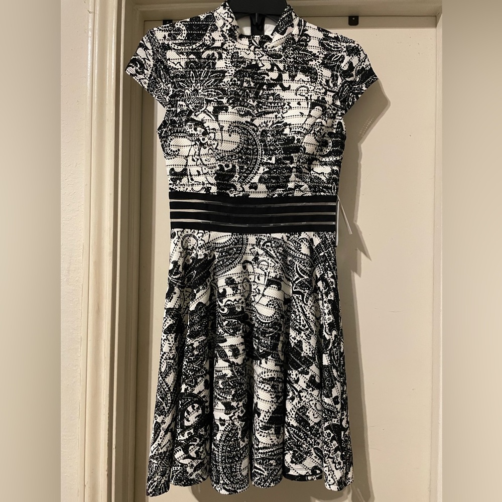 Jodi Kristopher Black and White Juniors Dress